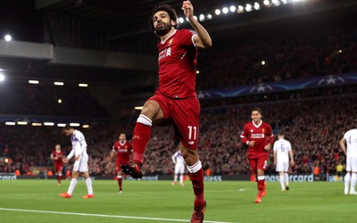 U游体育焦点-乌克兰队球迷举国旗震撼画面