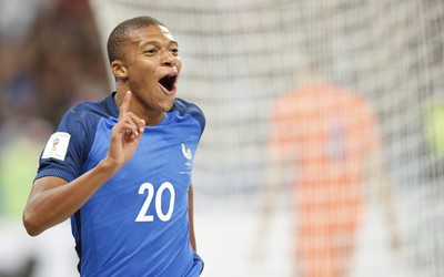 U游体育焦点-亚马尔模仿C罗Siu庆祝